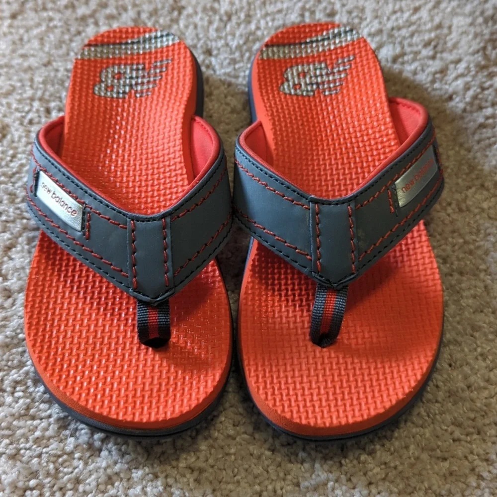Kids new balance sandals